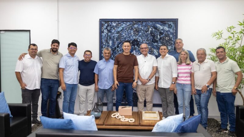 Prefeito Sérgio Colin recebe senador Fernando Dueire em Toritama e garante R$ 1 milhão para construção do novo Hospital Municipal