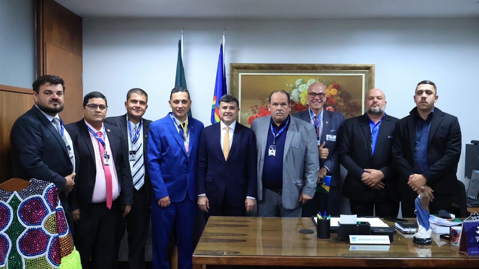 Eduardo da Fonte defende direitos dos taxistas em reunião com o presidente do SindTáxi e representantes da categoria em Brasília.