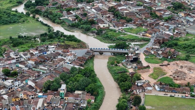 Vitória de Santo Antão participa de reunião com a Defesa Civil Nacional após fortes chuvas