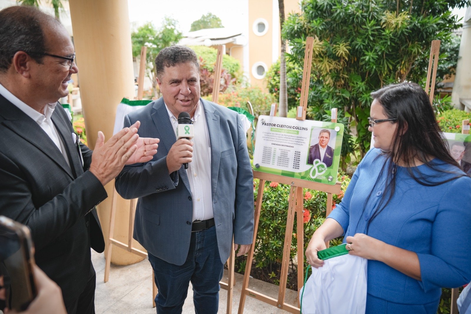 Pastor Cleiton Collins recebe homenagem do Hospital de Câncer de Pernambuco por atuação na saúde