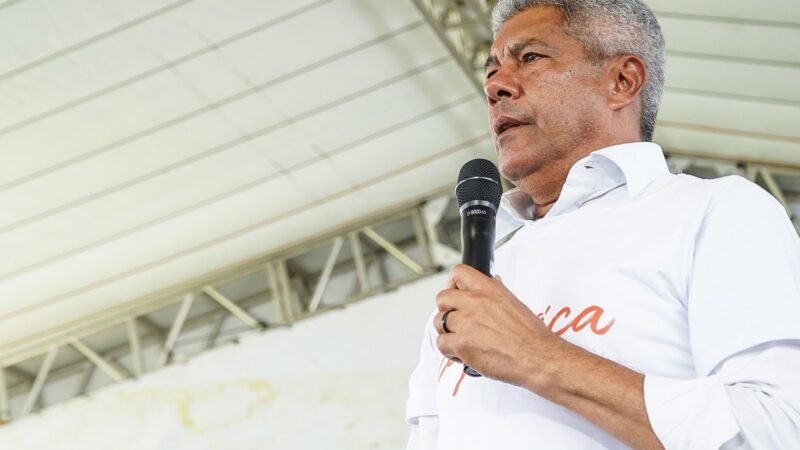 “Fizeram a gente acreditar que éramos pobres porque Deus queria assim”, diz Jerônimo em plenária lotada do PGP