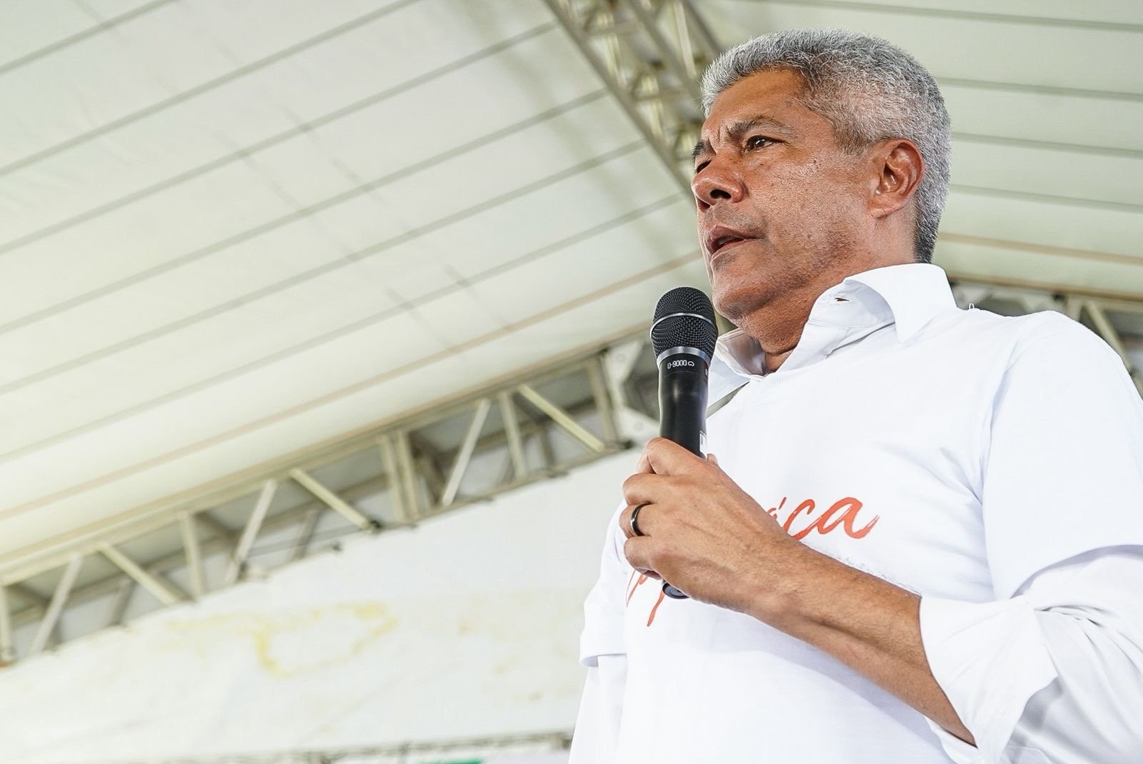 “Fizeram a gente acreditar que éramos pobres porque Deus queria assim”, diz Jerônimo em plenária lotada do PGP