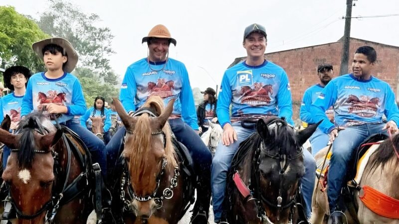 Prefeito Thiago de Miel fortalece liderança em Xexéu durante 3ª Cavalgada do Trabalhador ao lado de Anderson Ferreira, pré-candidato ao Senado por Pernambuco