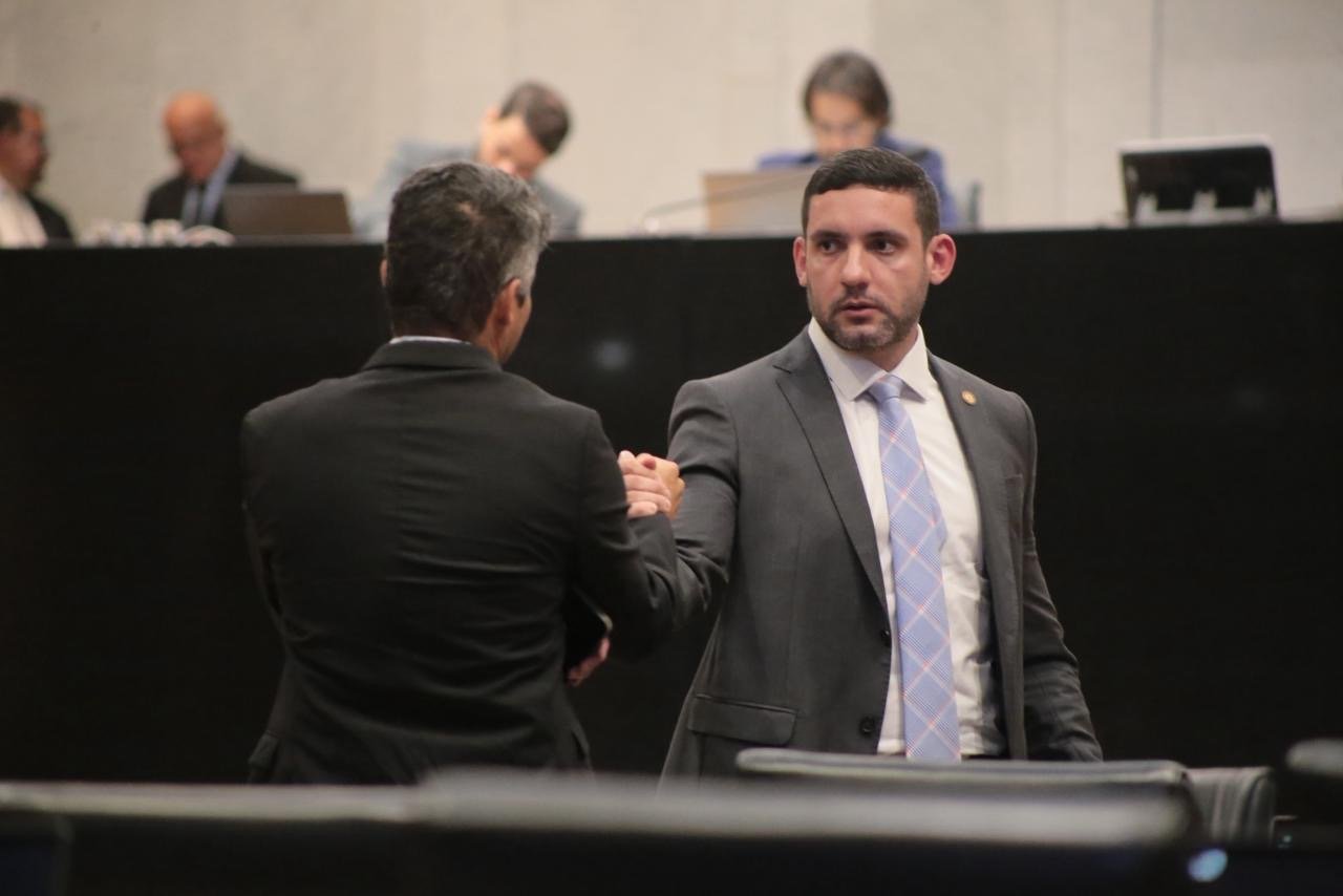 CCLJ aprova projeto de Romero Albuquerque que proíbe deixar animais domésticos sem supervisão humana por mais de 72 horas