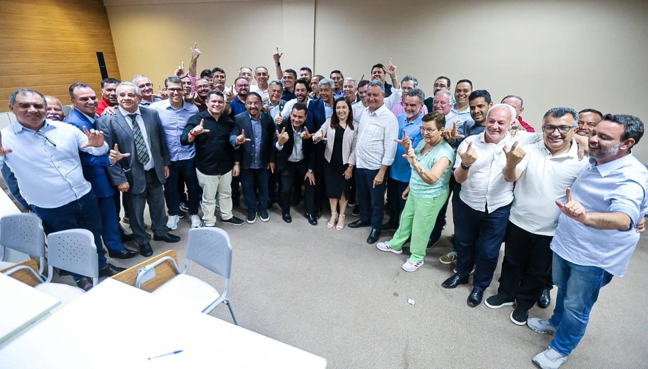Prefeito Andrei coordena agenda estratégica em Salvador com o governador Jerônimo, Rui Costa e 14 prefeitos da região Norte da Bahia