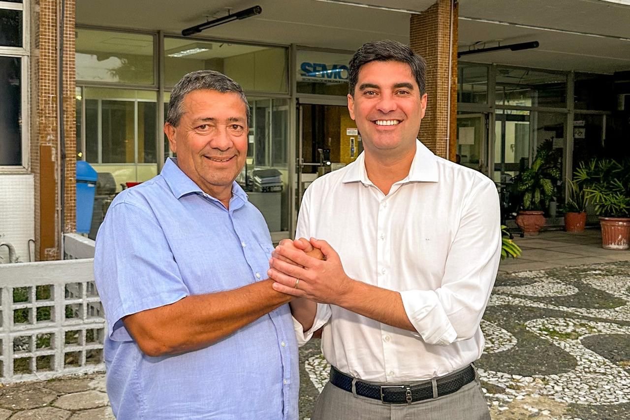 Kaio Maniçoba e Zeinha Torres comemoram a finalização do projeto da PE- 282