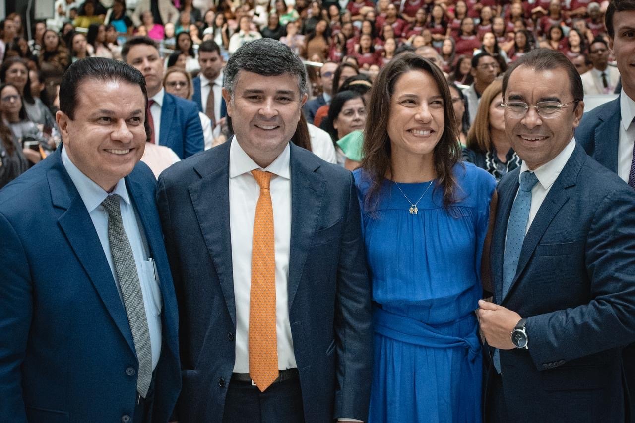 Ao lado de Raquel Lyra, Adalto Santos e Edilson Tavares, Eduardo da Fonte participa da abertura do 25º Congresso de Mulheres da Assembleia de Deus