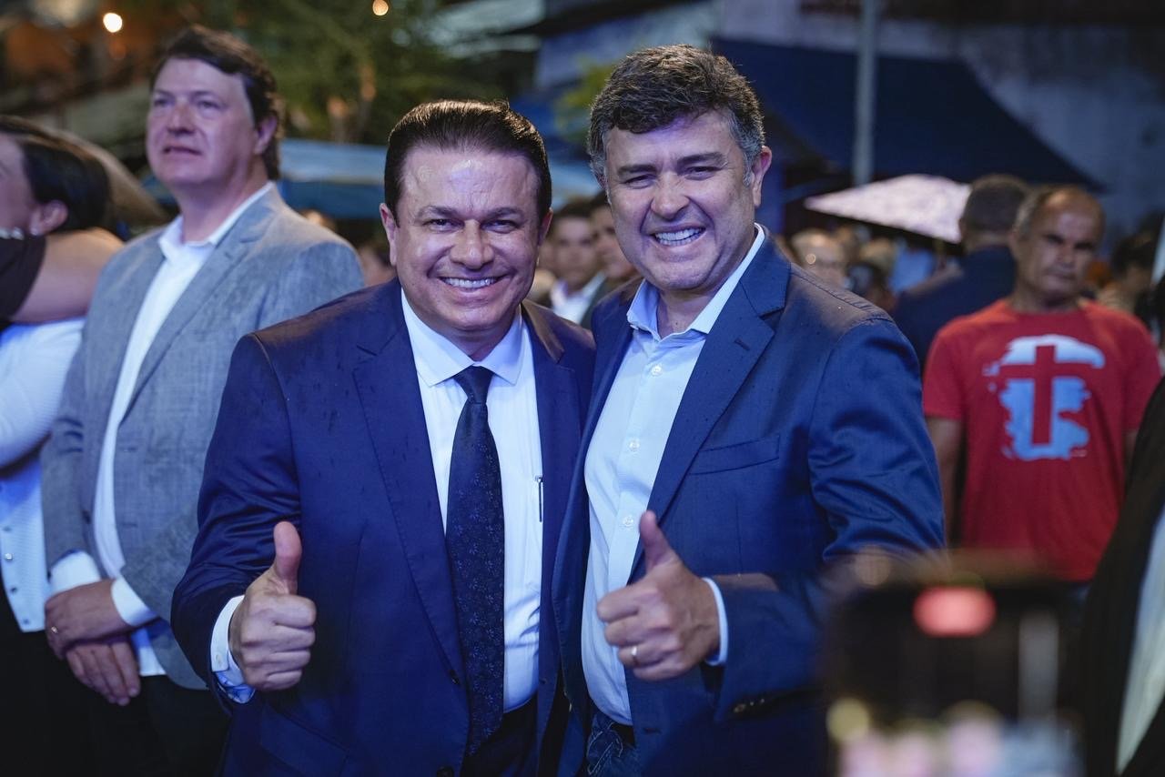 Durante Cruzada em Barreiros ao lado de Adalto Santos, Eduardo da Fonte recebe gratidão da Igreja Assembleia de Deus
