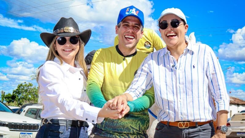 Jarbas Filho recebido com festa em Sertânia e Ibirajuba