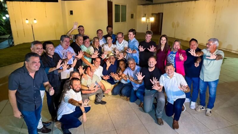 Mano e Andréa Medeiros, Guilherme Uchoa Junior, Getúlio Belém e vereadores de Jaboatão reforçam união política em encontro com Raquel Lyra