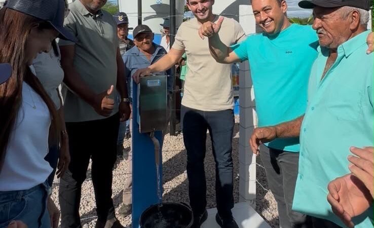 Com apoio do governo do estado, Victor Coelho entrega dessalinizador à comunidade do Sítio Julião