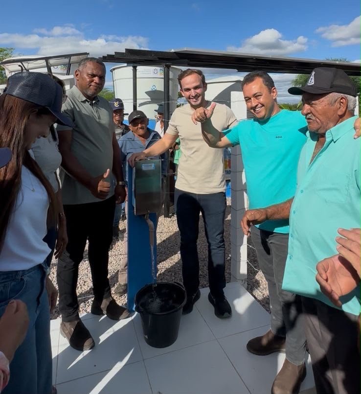 Com apoio do governo do estado, Victor Coelho entrega dessalinizador à comunidade do Sítio Julião