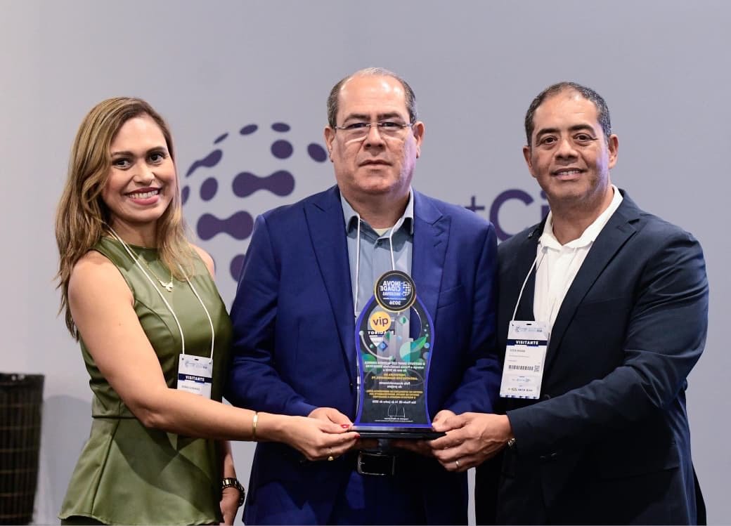 Prefeito Mano Medeiros recebe Prêmio InovaCidade por gestão de riscos e emergências em Jaboatão
