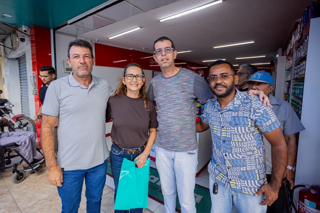 Saúde de Jucati reforçada com entrega de van zero quilômetro viabilizada por Débora Almeida. Parlamentar já havia viabilizado também ambulância
