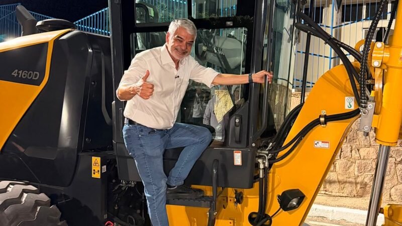Da Mata ao Sertão, Humberto fecha agenda da semana com entrega de equipamentos em Petrolândia