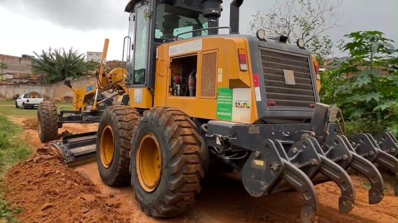 QUALIDADE DE VIDA: Prefeitura de Jataúba intensifica recuperação de estradas vicinais em todo o município