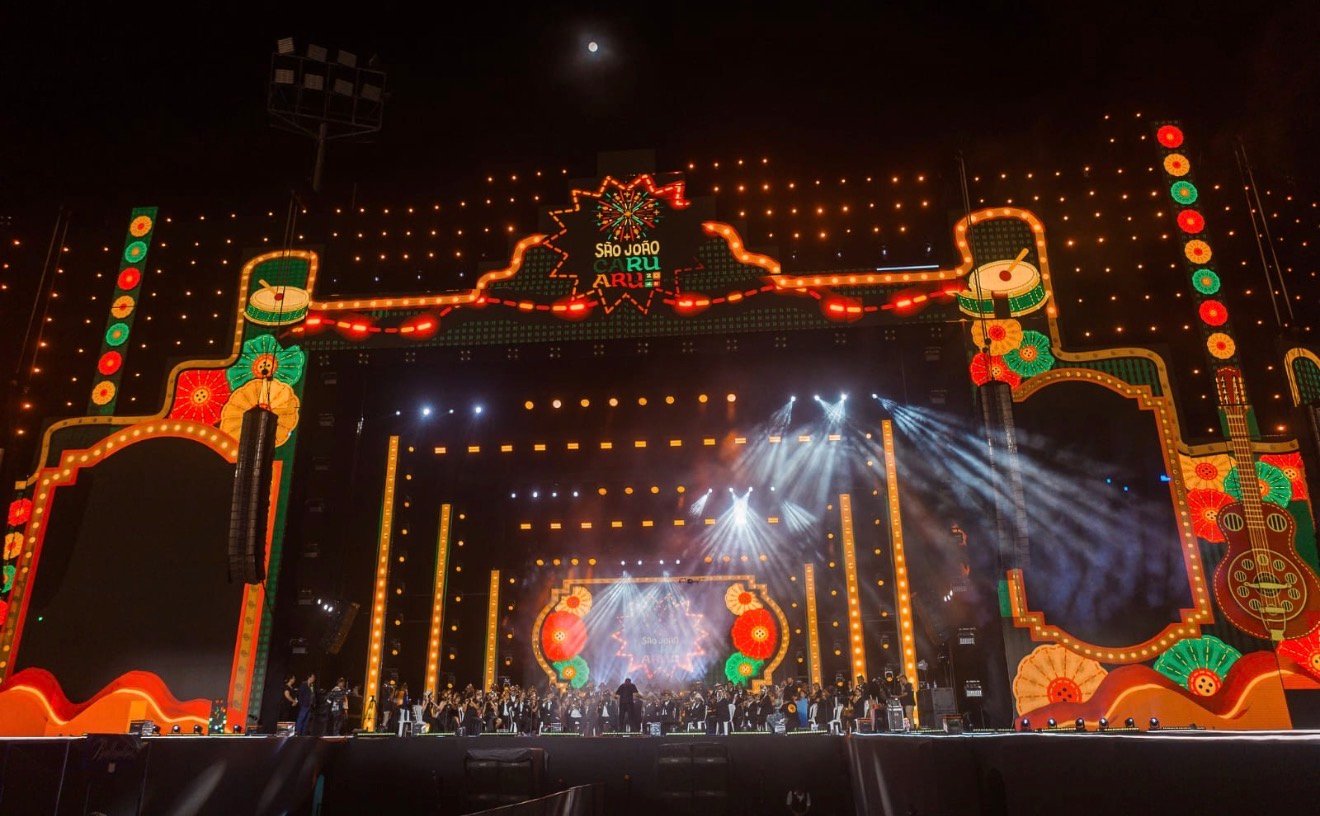 Caruaru recebe multidão no pátio de eventos para a abertura do maior e melhor São João de todos os tempos