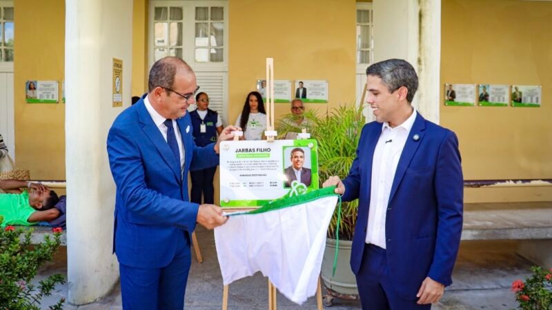 Jarbas Filho homenageado pelo Hospital do Câncer