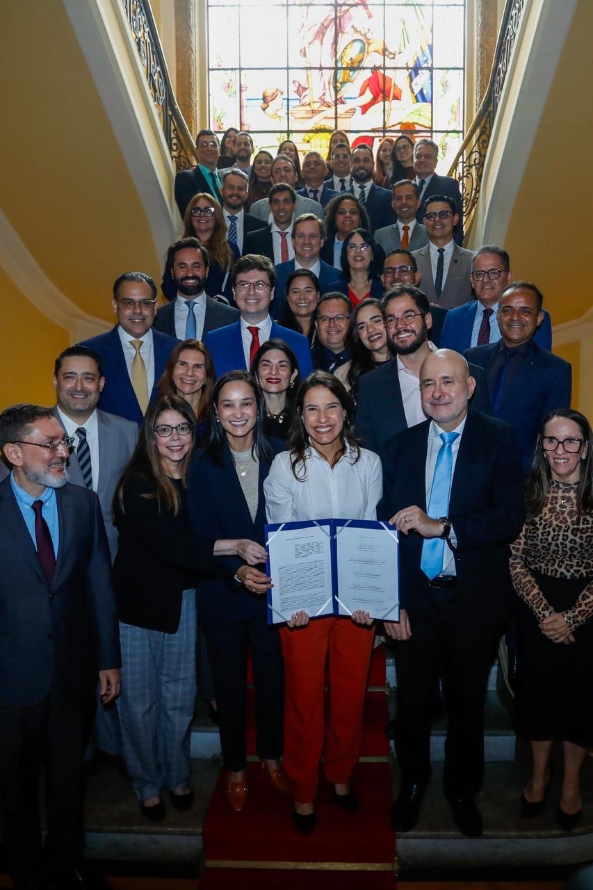 Governo do Estado, Tribunal de Justiça e OAB-PE assinam Convênio de Cooperação Institucional para implementação da advocacia dativa em Pernambuco