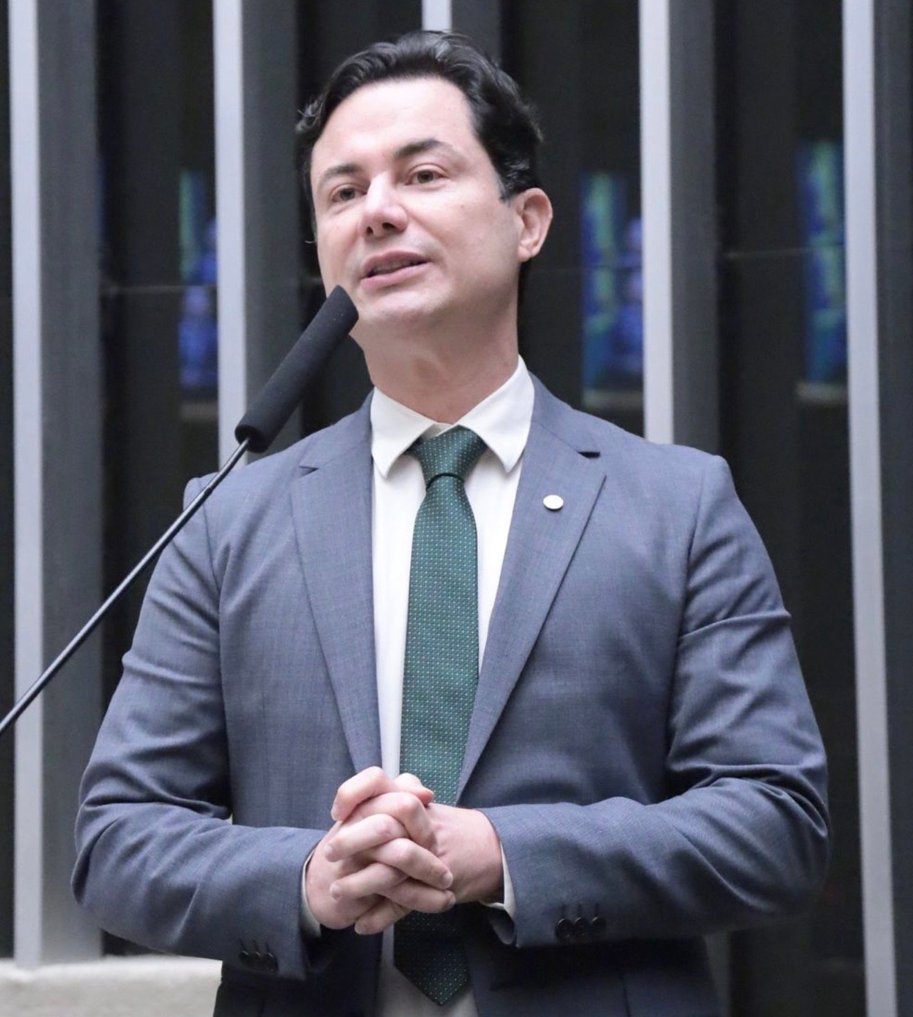 Clodoaldo Magalhães relata projeto de lei que beneficia a Hemobras e fortalece o SUS