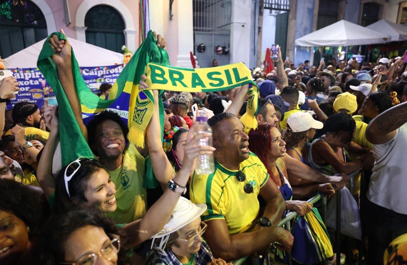 Em clima de Copa e São João, Pelourinho encerra festa com Alceu Valença e cerca de 50 atrações