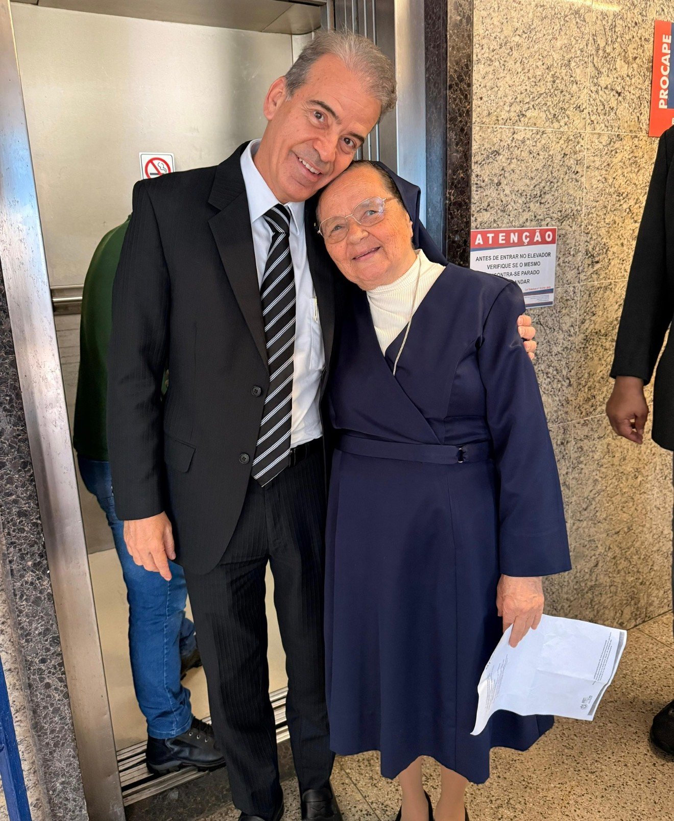 Com recepção carinhosa da Irmã Lucimar, Coronel Feitosa prestigia os 20 anos do Procape