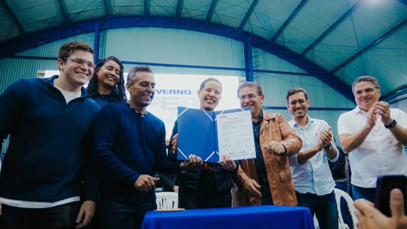 Em Pesqueira, governadora Raquel Lyra entrega dessalinizador e requalificação de quadra da Escola Estadual Indígena Ororubá