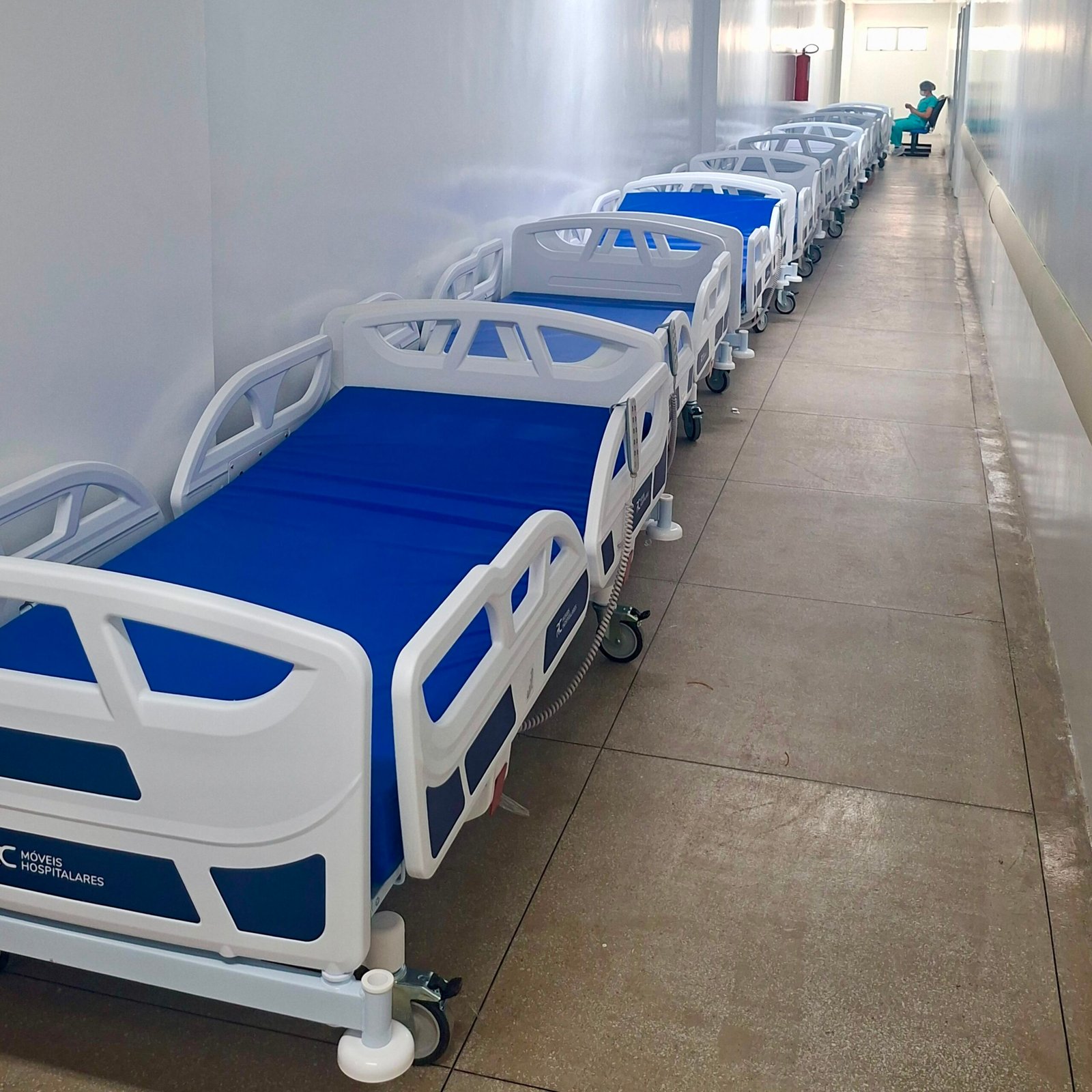 Governo do Estado entrega 40 camas elétricas para reforçar assistência do Hospital Regional Fernando Bezerra