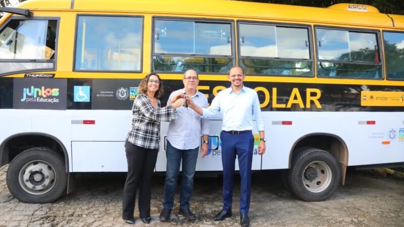 Prefeitura do Jaboatão amplia frota escolar com cinco novos ônibus