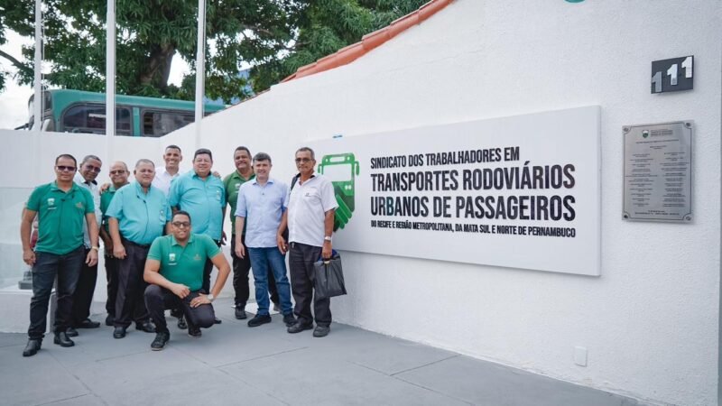 Em visita ao Sindicato dos Rodoviários, Eduardo da Fonte solicita à governadora Raquel Lyra operações policiais preventivas nos ônibus