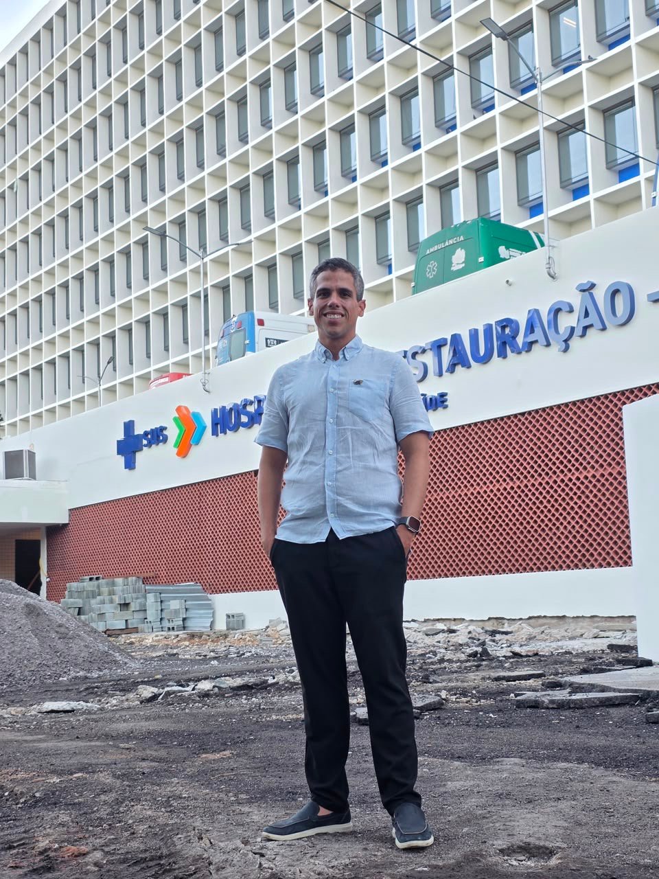 Jarbas Filho visita HR e elogia reestruturação na saúde