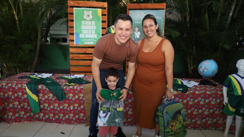 Prefeito Sérgio Colin inicia maratona para entregar fardamentos escolares em clima de Copa do Mundo em Toritama