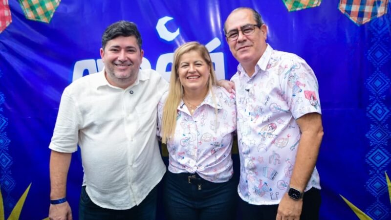 Mano e Andréa Medeiros prestigiam São João da Câmara Municipal de Jaboatão