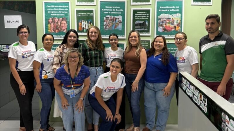 Coordenadoras do Compromisso Nacional Criança Alfabetizada visitaram a Secretaria de Educação