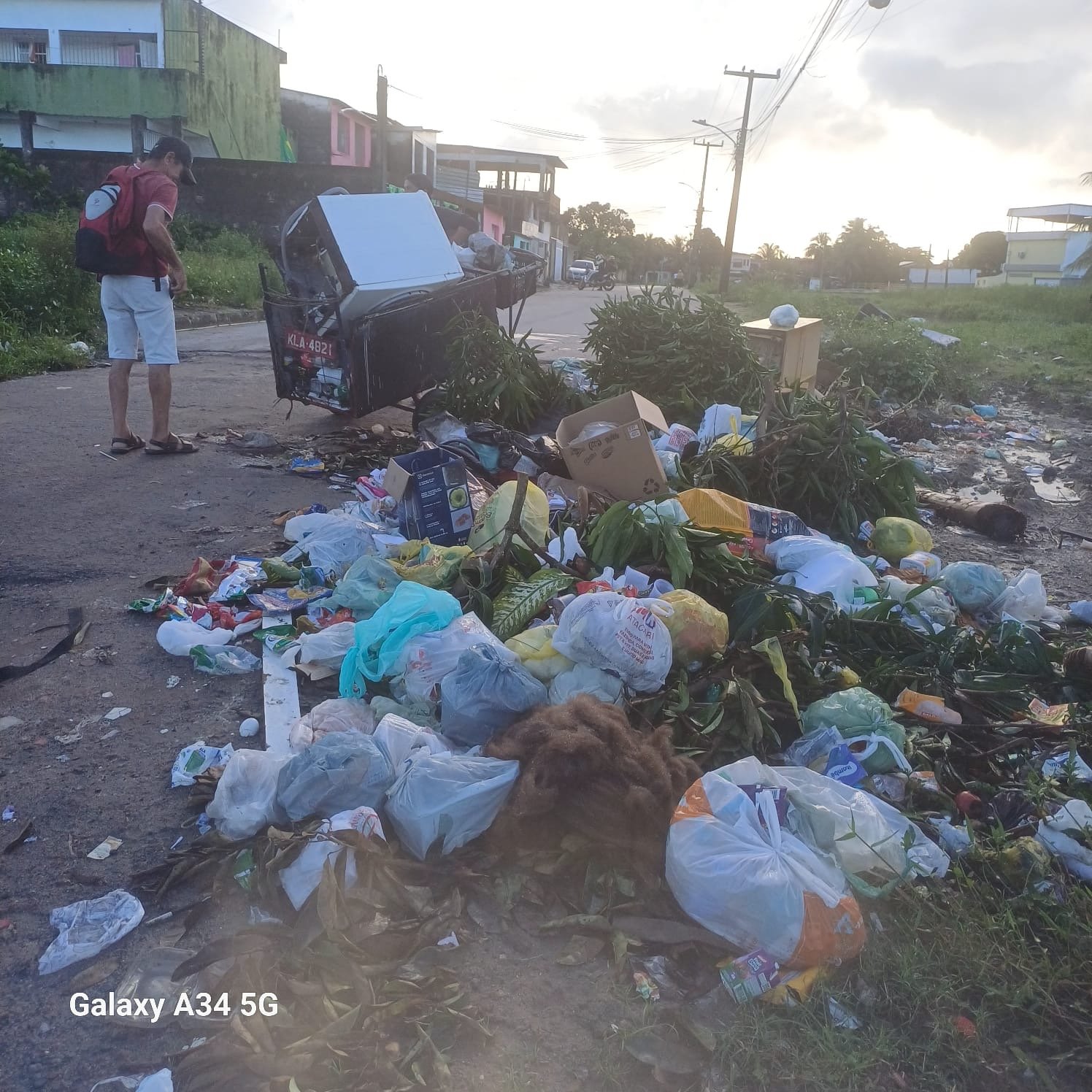 Gestão de Lula Cabral no Cabo de Santo Agostinho abandona a cidade e Ponte dos Carvalhos está entregue ao lixo por todos os cantos da comunidade