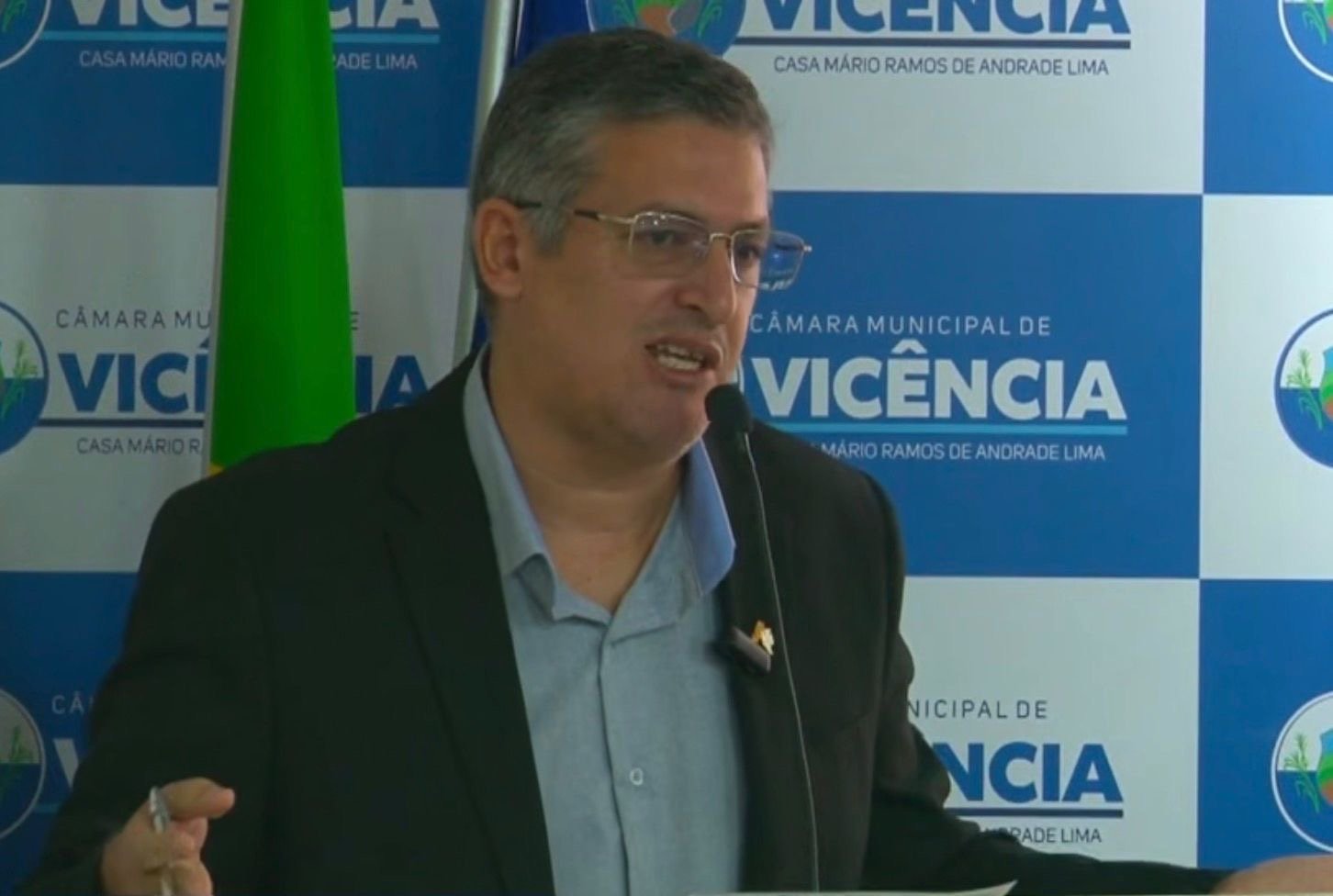 Vereador filiado ao PSB classifica gestão de Paulo Câmara como “péssima” durante discurso na Câmara de Vicência