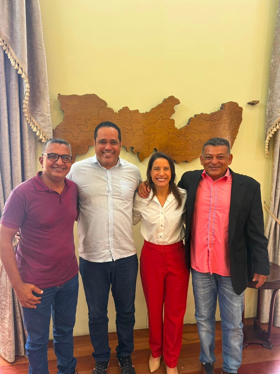 Ex-prefeito Vado Encontra com a Governadora Raquel Lyra ao lado do Deputado Jeferson Timóteo e Consolida Apoio para as Próximas Eleições