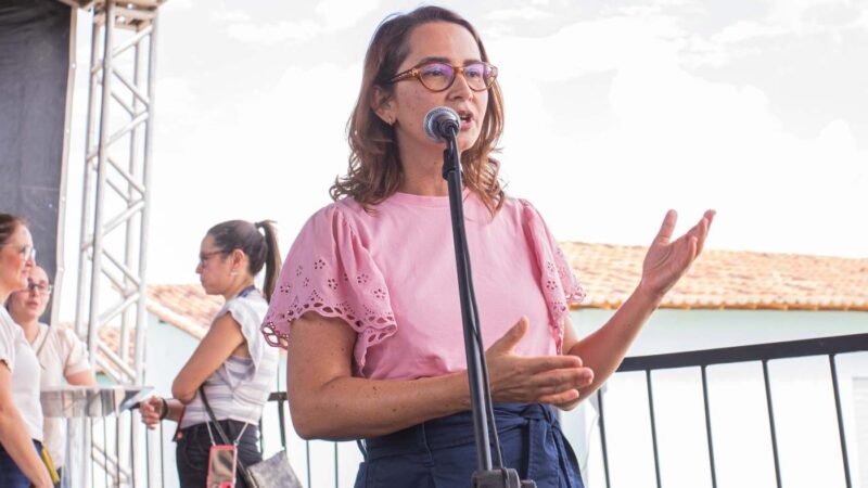 Débora Almeida comemora lançamento de ferramenta para ajudar no combate à violência nos estádios