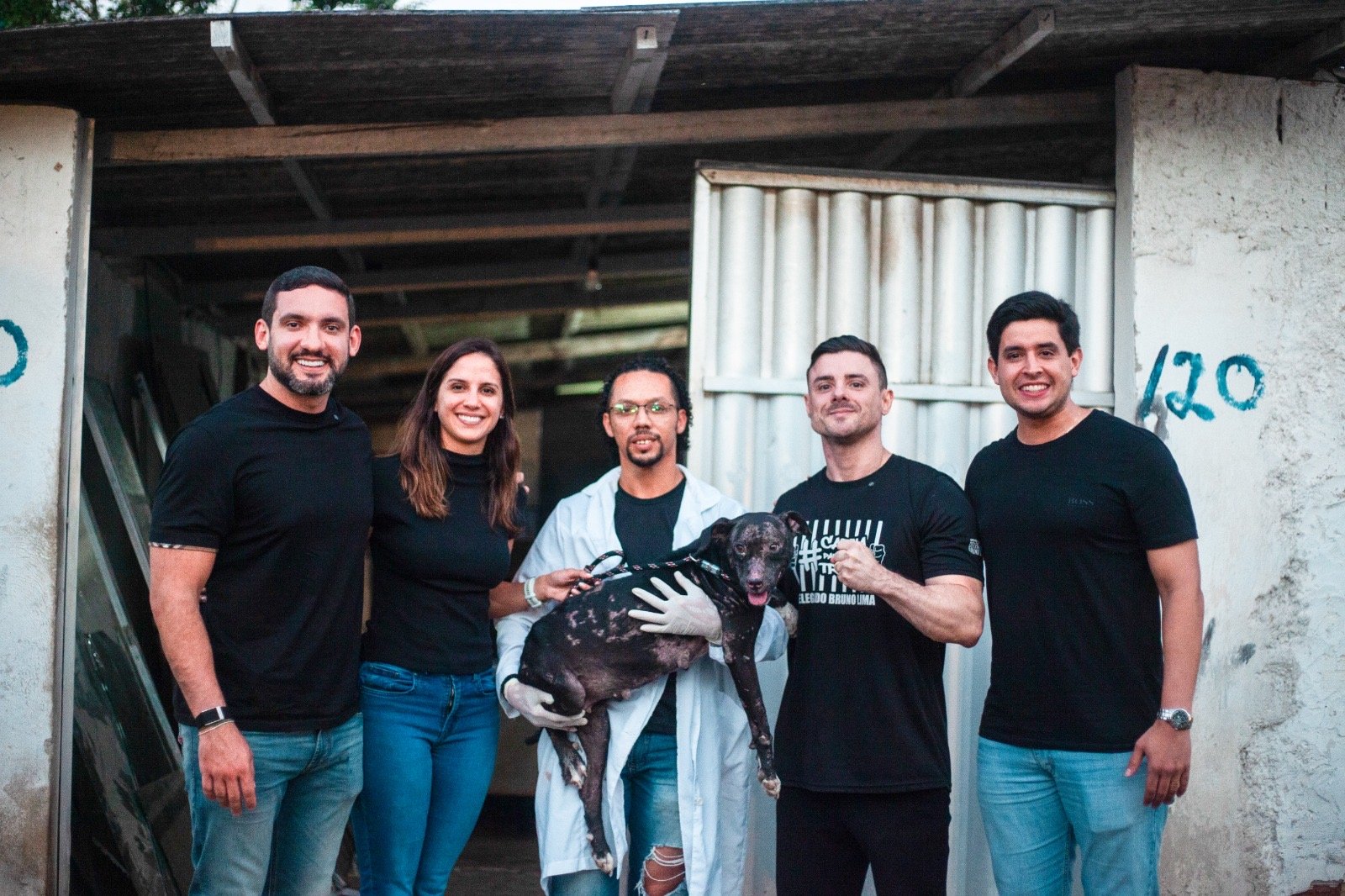Delegado Bruno Lima participa de resgate de quatro animais em Pernambuco, ao lado de Andreza e Romero Albuquerque