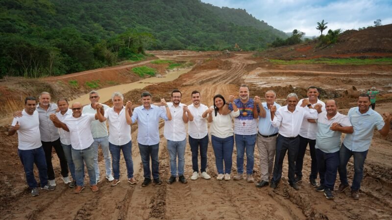 Eduardo da Fonte, ao lado de Edmilson Cupertino, visita Barragem do Engenho Pereira e parabeniza Raquel Lyra por obra que garante abastecimento de água e contenção das chuvas em Moreno e Jaboatão