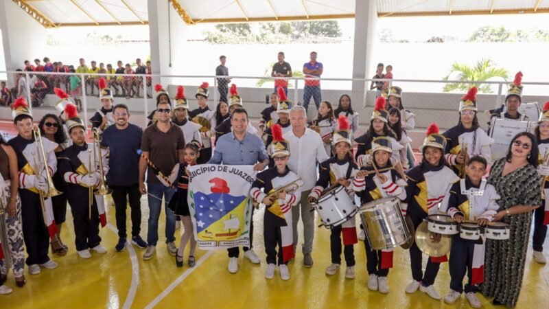 “A cidade agora cuida das pessoas”: Andrei entrega ruas pavimentadas e quadra escolar e reforça compromisso com a transformação de Juazeiro