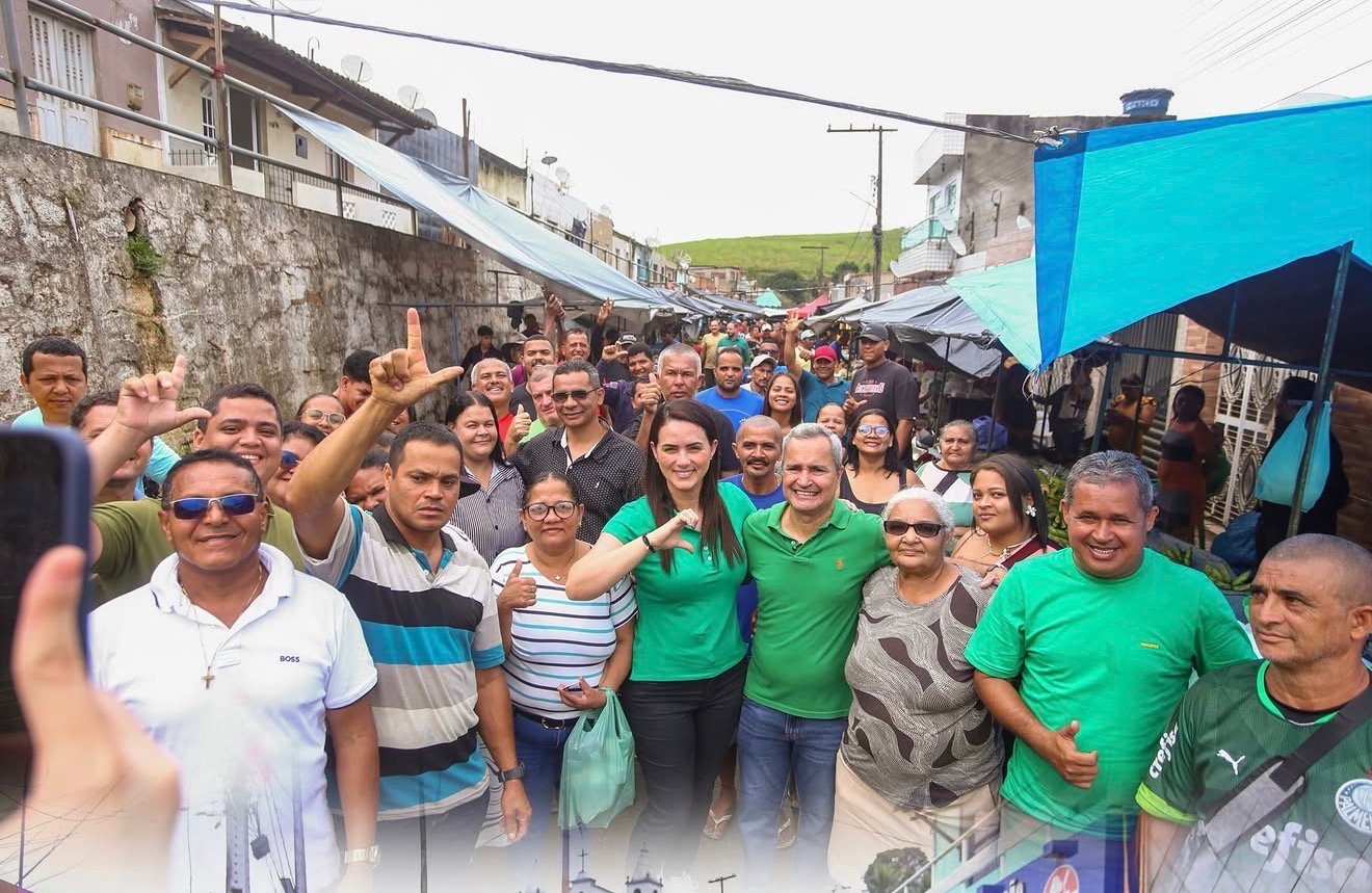 Em Joaquim Nabuco, Lírio Júnior, vereador Isaías e grupo receberam Juliana de Chaparral durante visita à feira livre