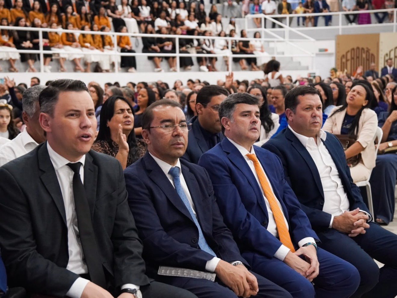 Eduardo da Fonte participa do 17º Congresso de Jovens e Adolescentes da Assembleia de Deus, em Palmares, ao lado do prefeito Júnior de Beto