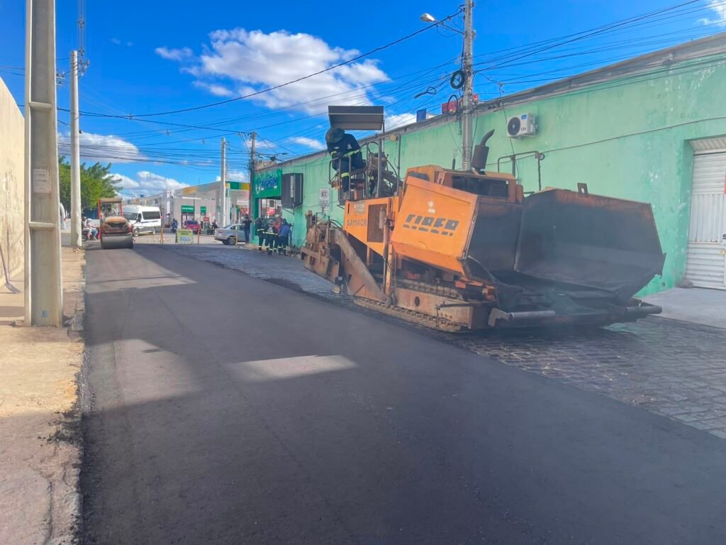 PROJUA NAS OBRAS: Pavimentação na área central completa 100% das vias asfaltadas no Centro de Juazeiro