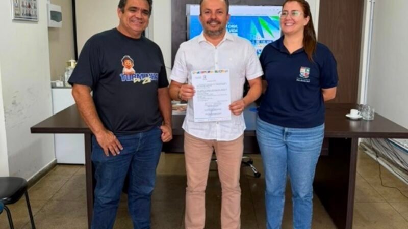 Fabinho assina Ordem de Serviço para pavimentação asfáltica de mais 12 ruas em Salgueiro