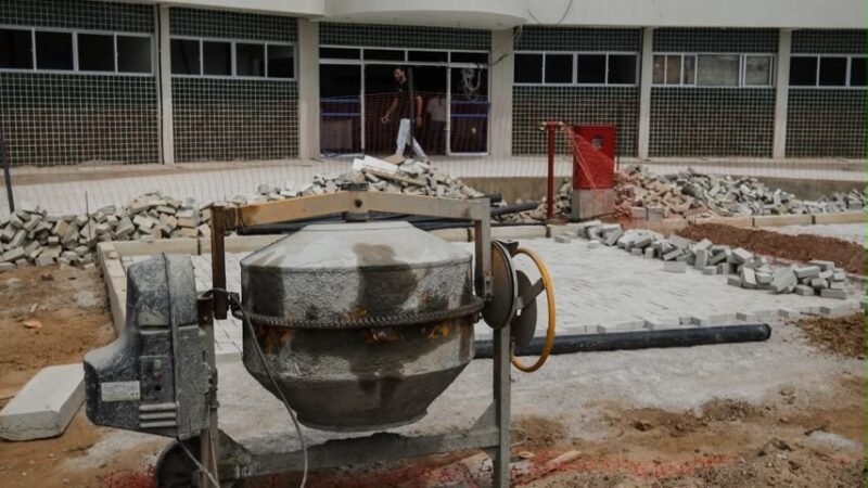 Governo de Pernambuco executa obras de creches, maternidade, residencial e Complexos da Polícia Científica no Sertão