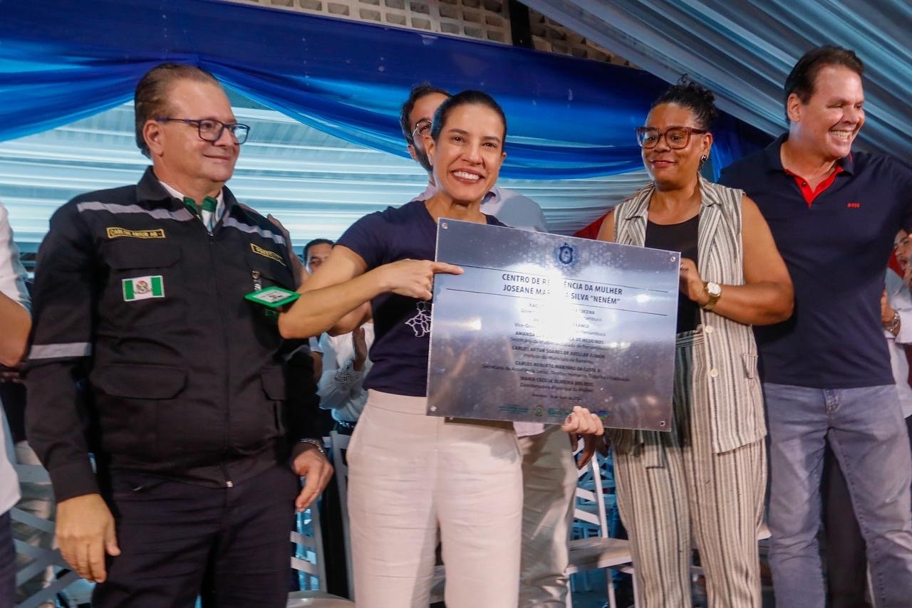 Governadora Raquel Lyra entrega Centro de Referência da Mulher e requalificação asfáltica da Avenida Tibiri em Barreiros