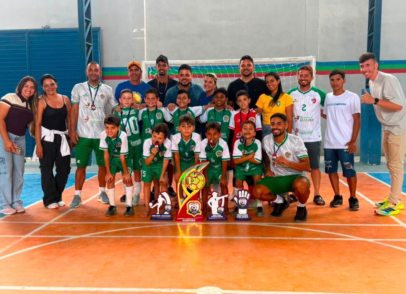 Jataúba tem talentos: Time SUB-10 da Escolinha Paulo Basílio conquista primeiro título