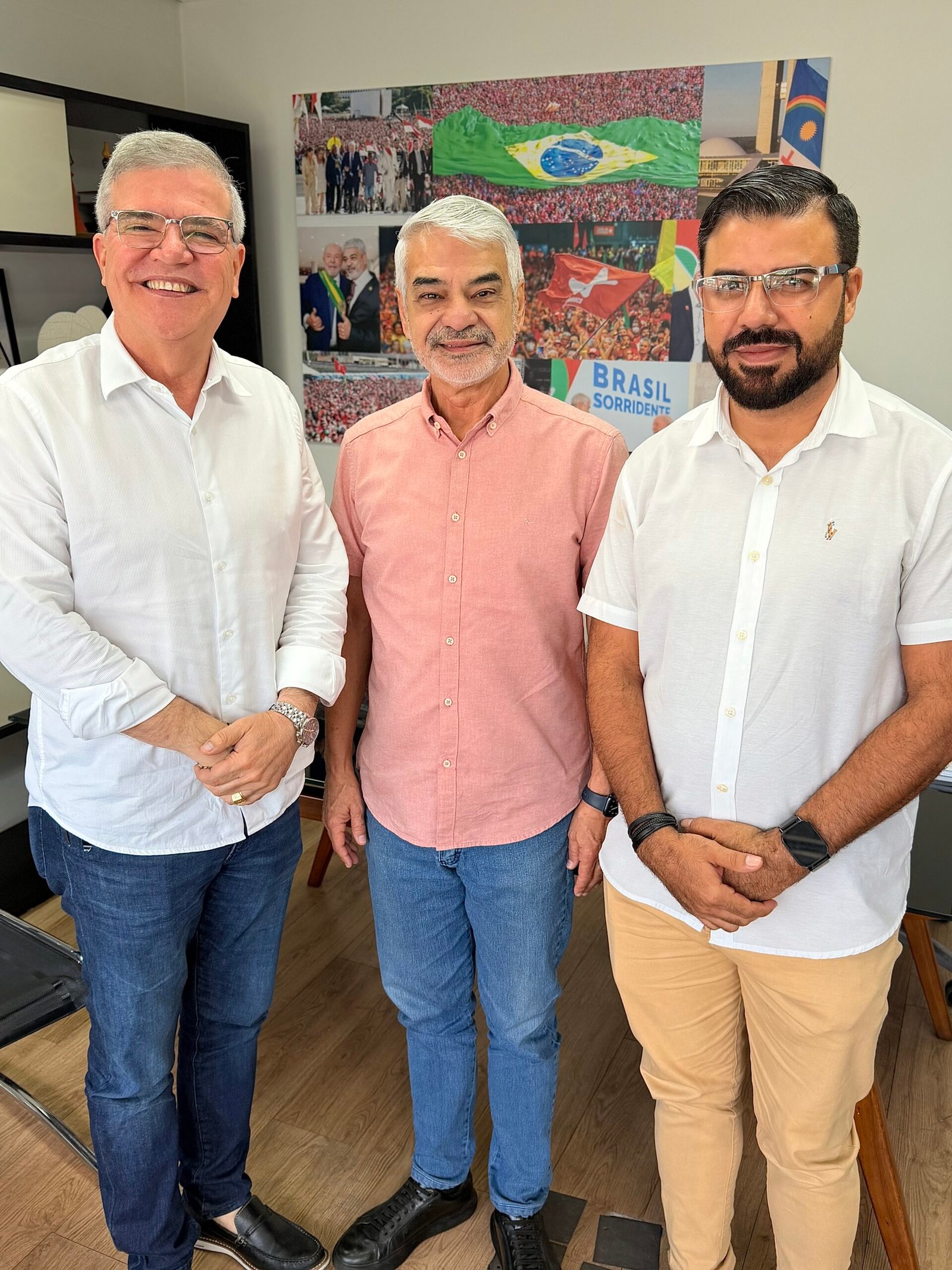 Senador Humberto Costa recebe o ex-prefeito Jorge Alexandre, pré-candidato a deputado federal