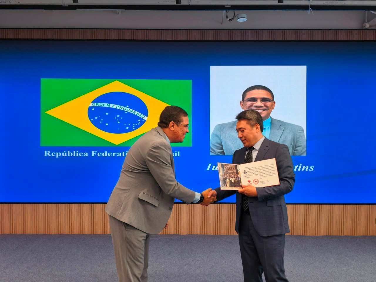 Juazeiro fortalece presença internacional em seminário sobre cidades inteligentes, em Pequim, na China